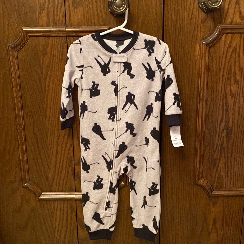 NWT Carter’s PJs size 18m